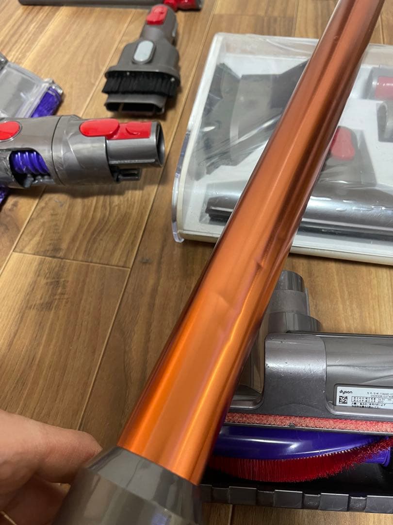 Dyson - ダイソン V10 (sv12) コードレス掃除機 付属品付