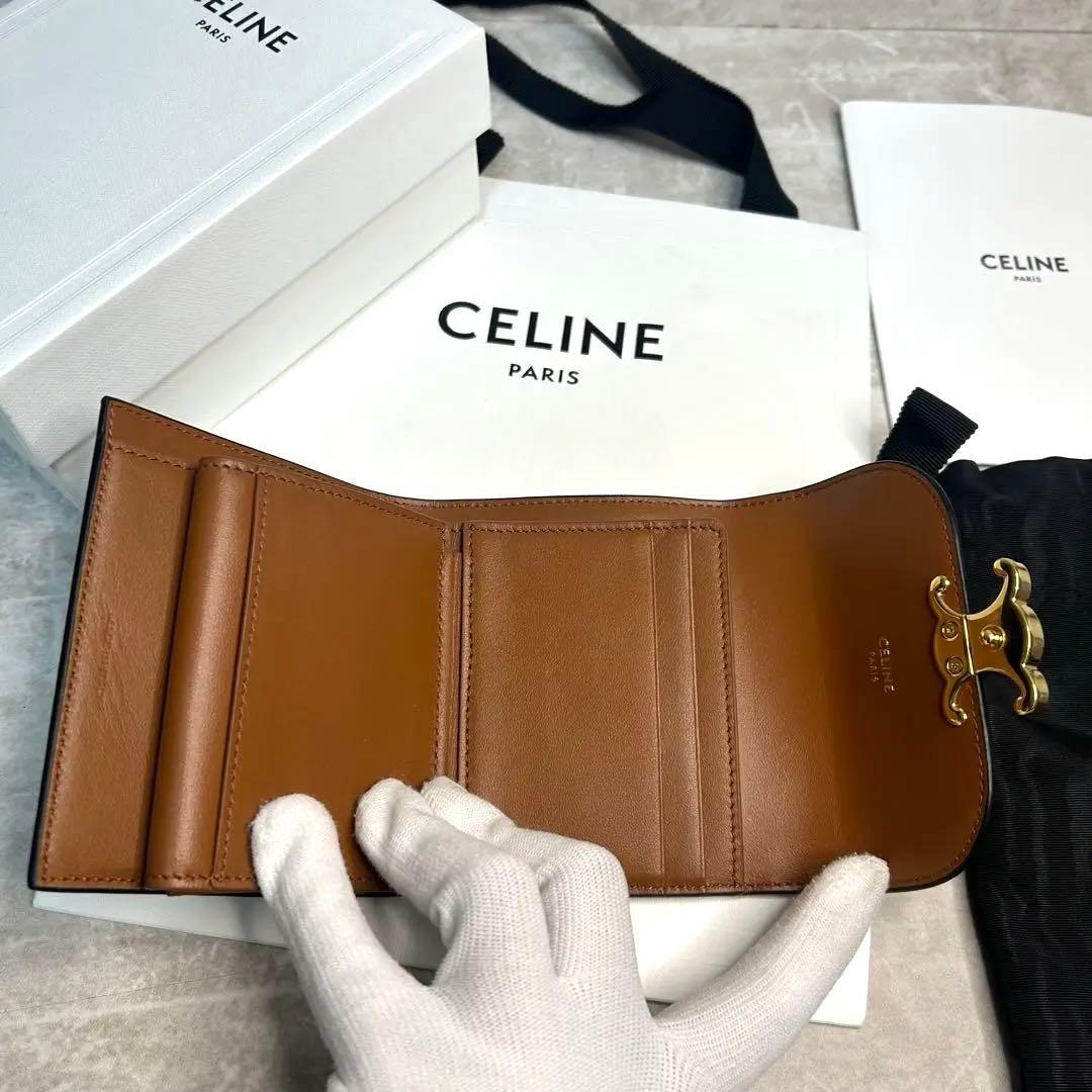 極美品✨CELINEトリオンフ 三つ折り財布 ゴールド金具 箱、保存袋付
