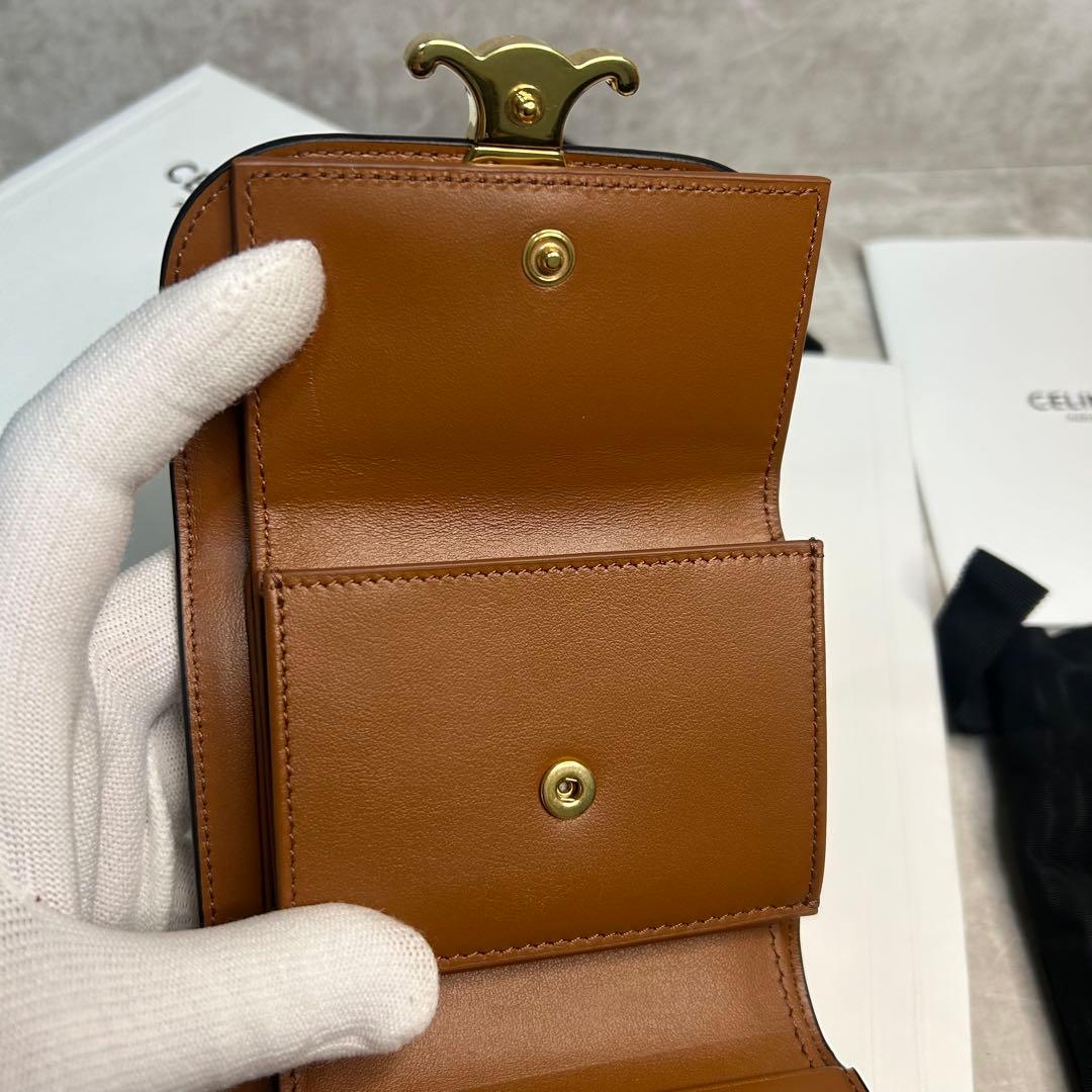 極美品✨CELINEトリオンフ 三つ折り財布 ゴールド金具 箱、保存袋付