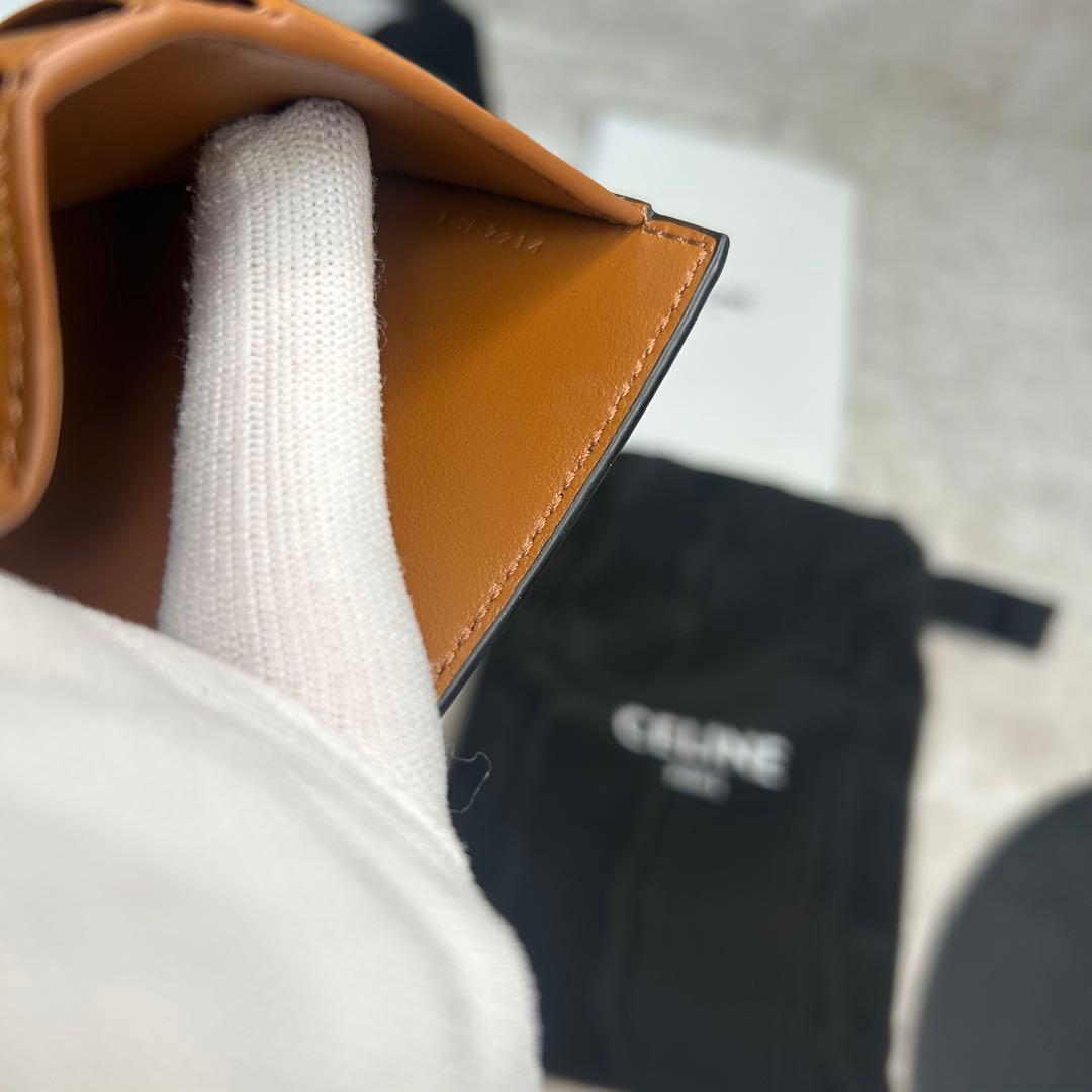 極美品✨CELINEトリオンフ 三つ折り財布 ゴールド金具 箱、保存袋付