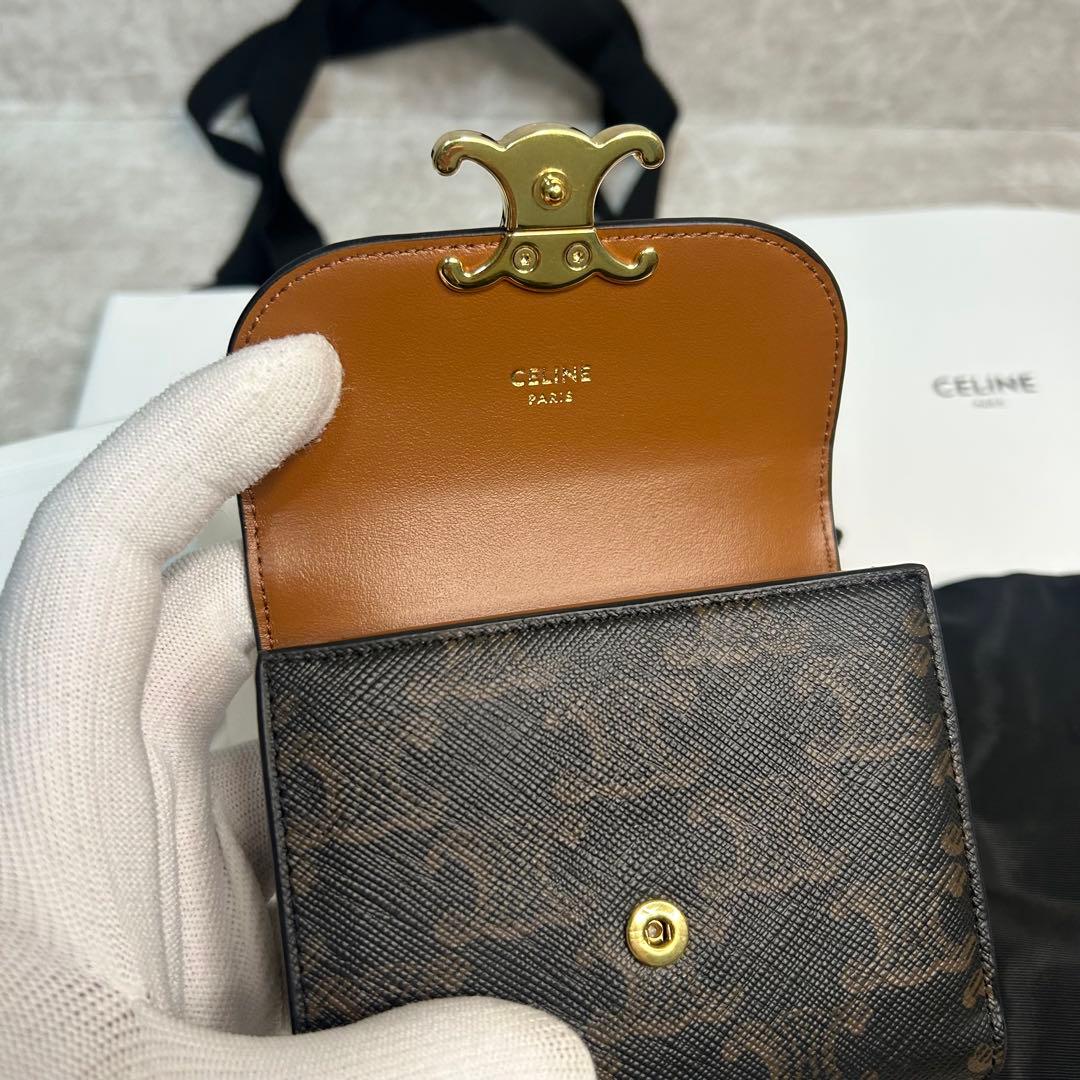 極美品✨CELINEトリオンフ 三つ折り財布 ゴールド金具 箱、保存袋付