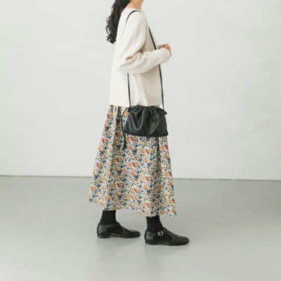 23SS　新品　kagure かぐれ　人気柄　リバティプリントスカート