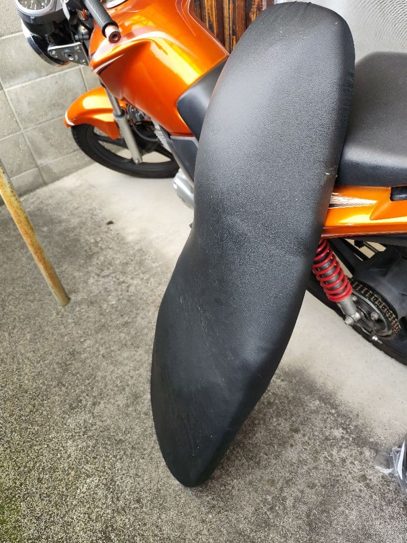 マグザムバイクシート 黒 小傷あり