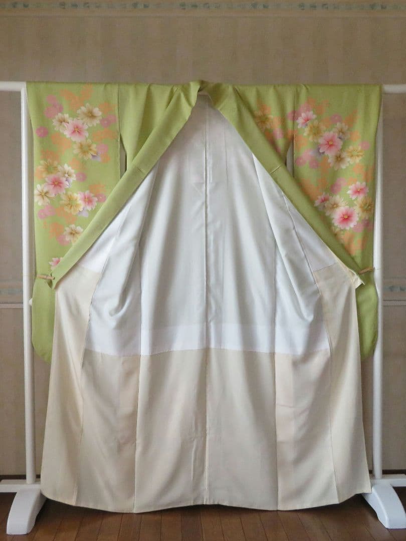 専用ページ　ミニーママ様　5194 振袖単品 黄緑 グリーン 正絹