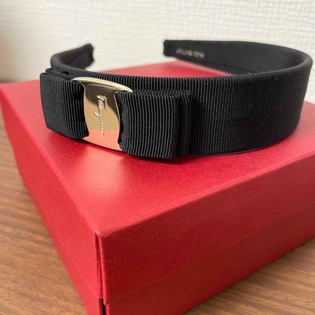 Salvatore Ferragamo フェラガモ　カチューシャ　リボン　黒