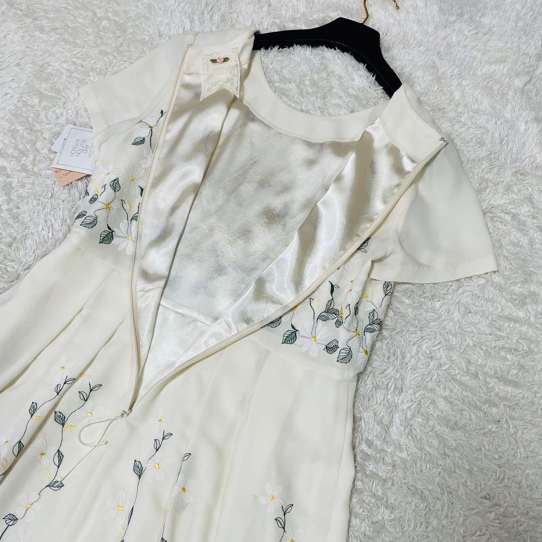 新品タグ付✨希少42✨大きいサイズ　ローズティアラジュエル 花柄刺繍 ワンピース