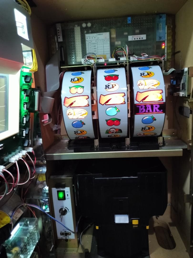 【パチスロ実機】北電子★月光仮面【オートプレイ付不要機付】４号機・レトロ