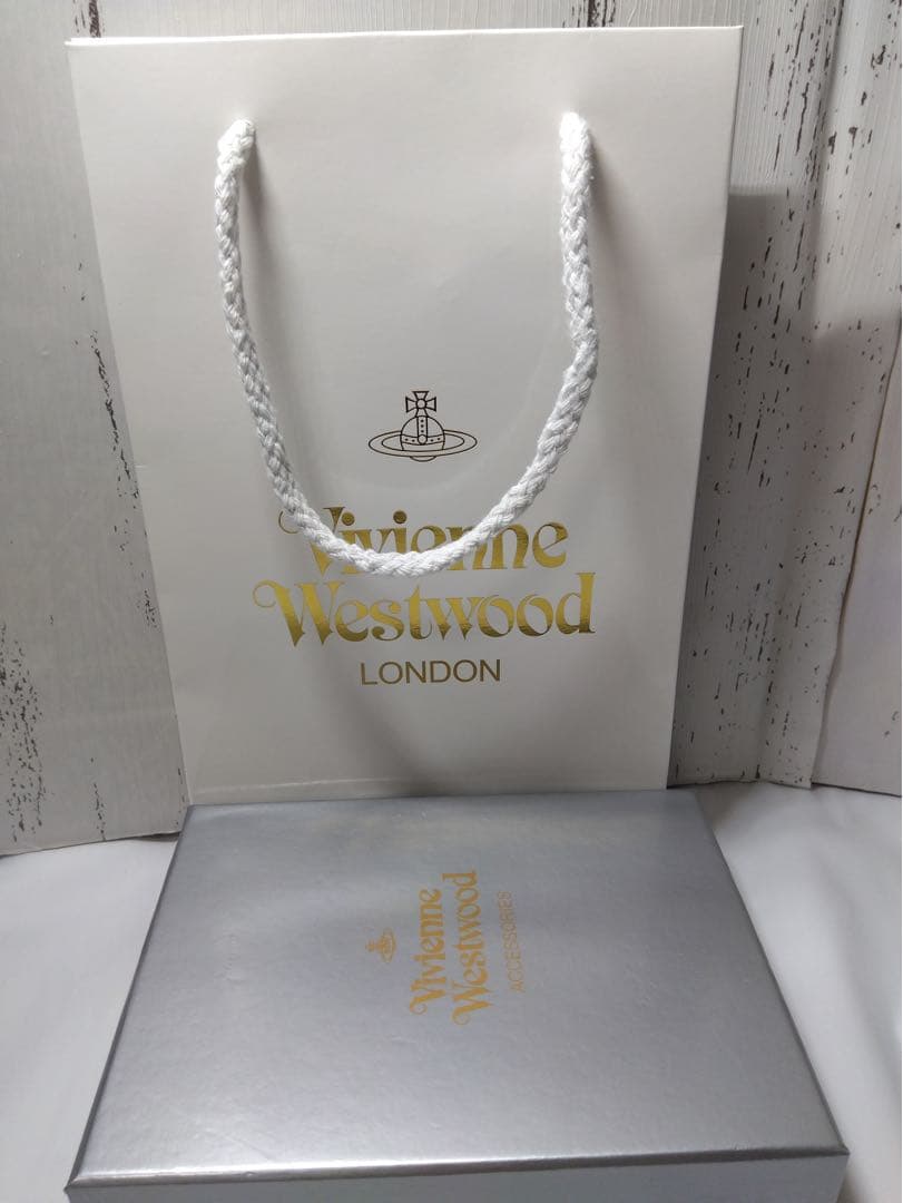 【ショッパー付き】Vivienne Westwood　二つ折り財布　グレー