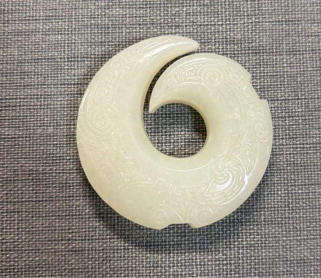 縄文時代の勾玉 本玉 天然石 和田玉 中国古美術 手彫 細工装飾品