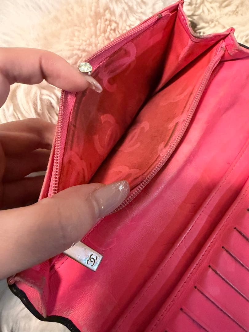 CHANEL 二つ折り財布 ブラック ピンク