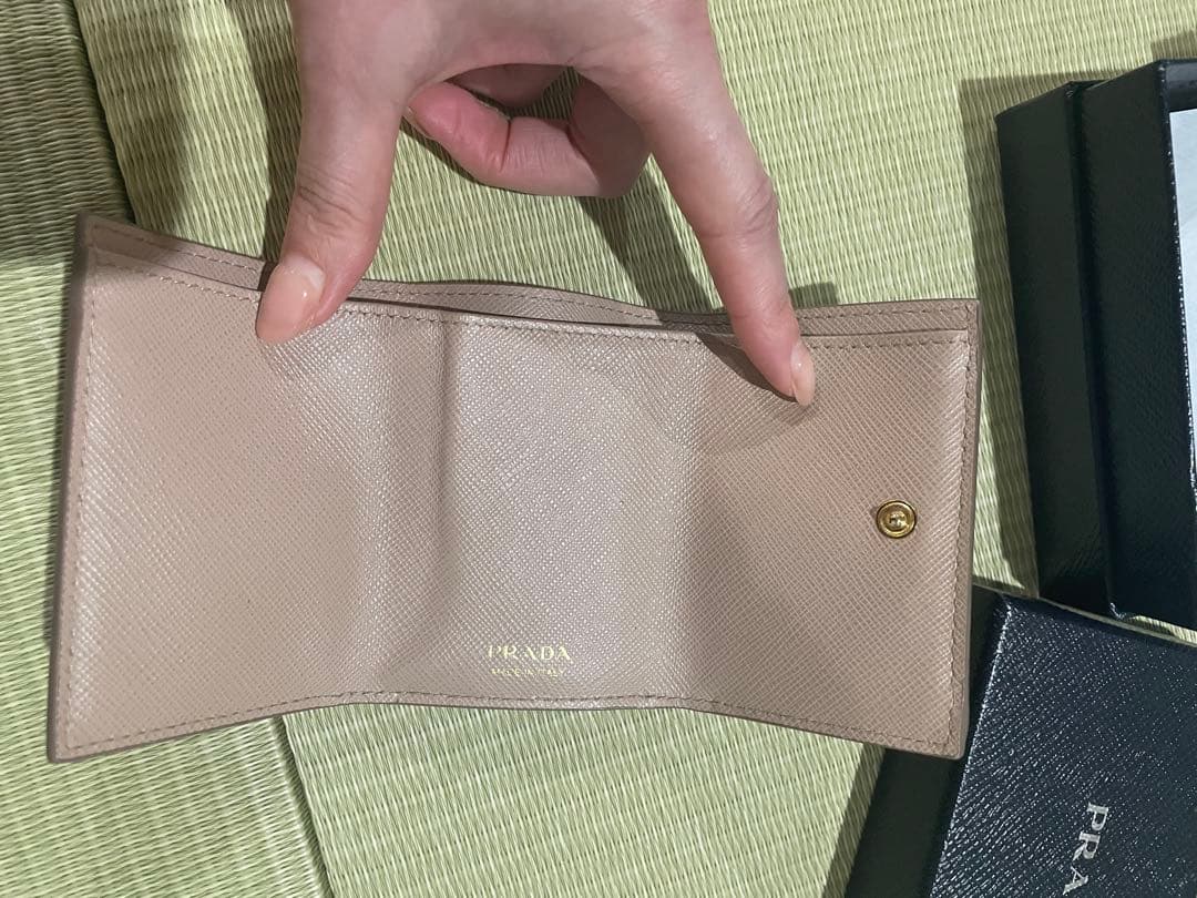 PRADA 三つ折りコンパクト財布