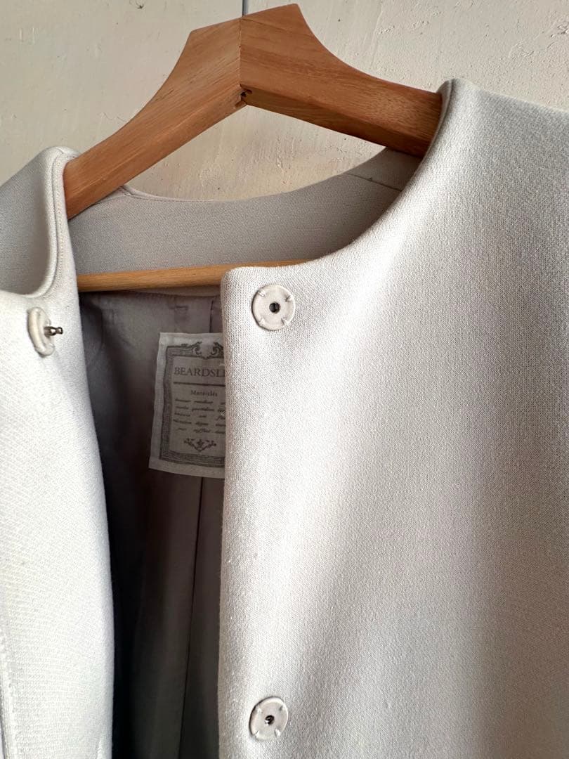 最終価格　BEARDSLEY ダンボールギャザーコート　卒入式にも