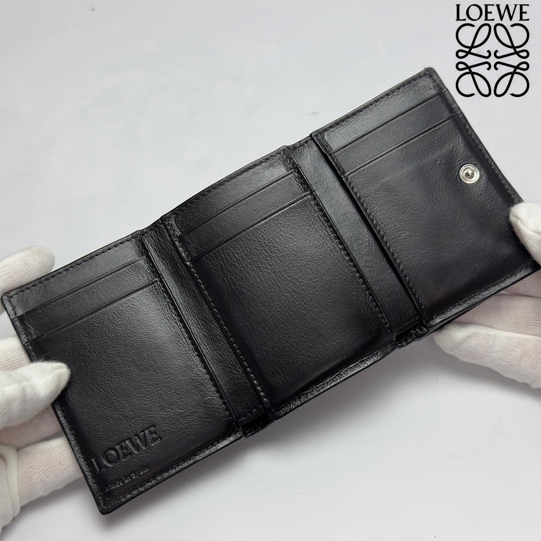 正規品　ロエベ　アナグラム　トライフォールドウォレット　Wホック　三つ折り財布