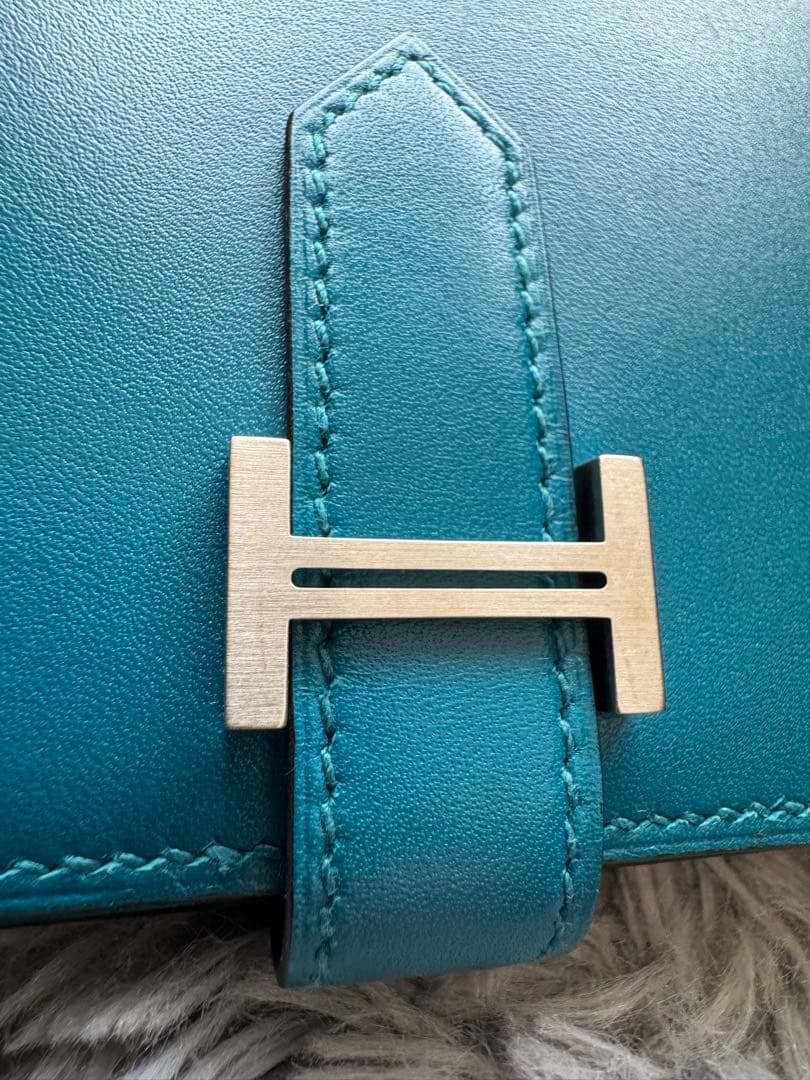 【極美品】HERMES エルメス　 べアン　コンパクト　青　ブルー　シルバー金具