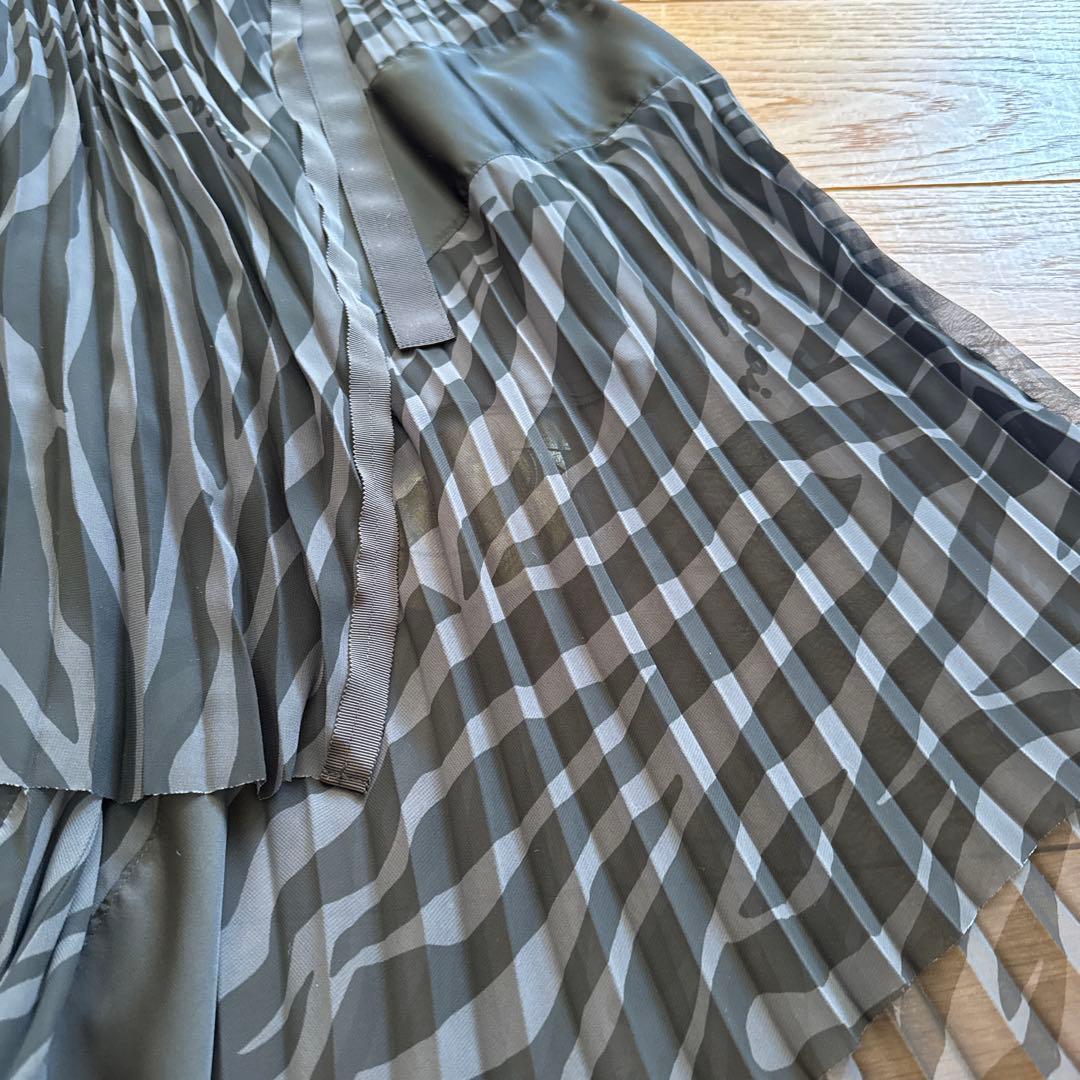 sacai プリーツスカート