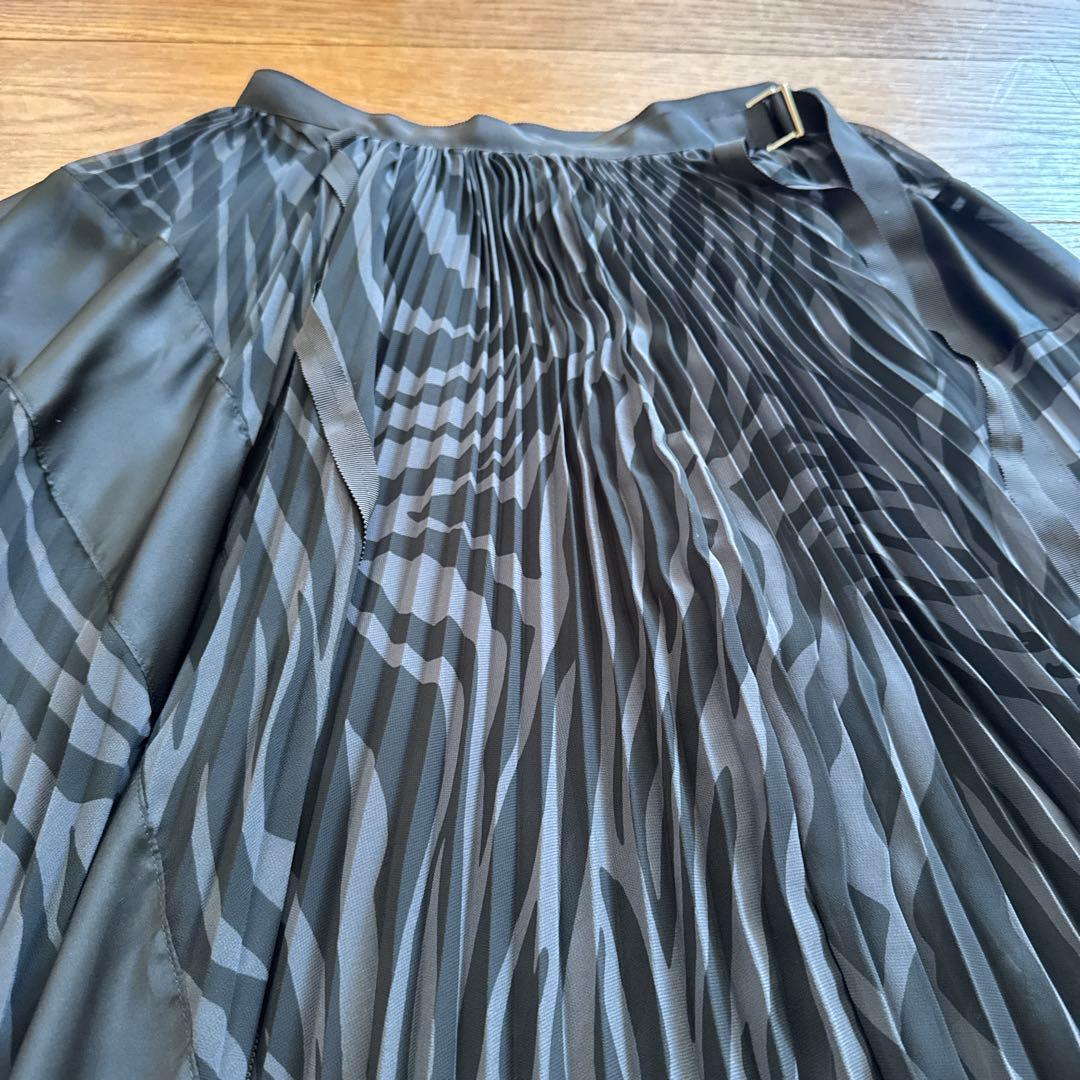 sacai プリーツスカート