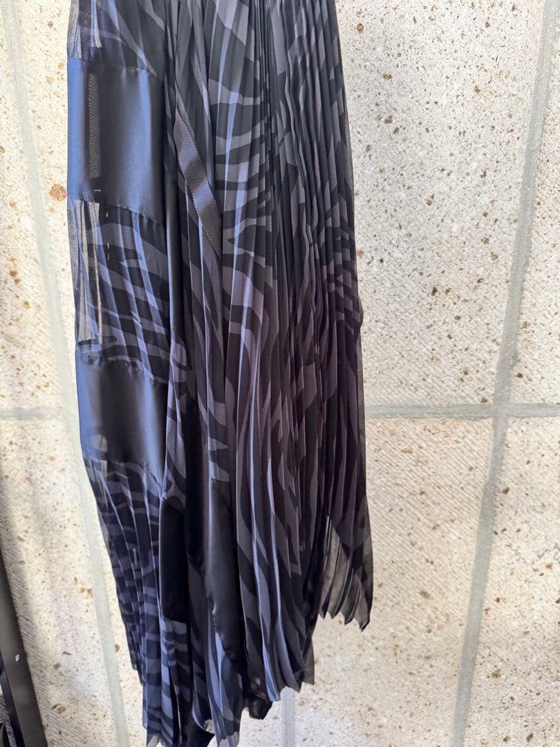 sacai プリーツスカート
