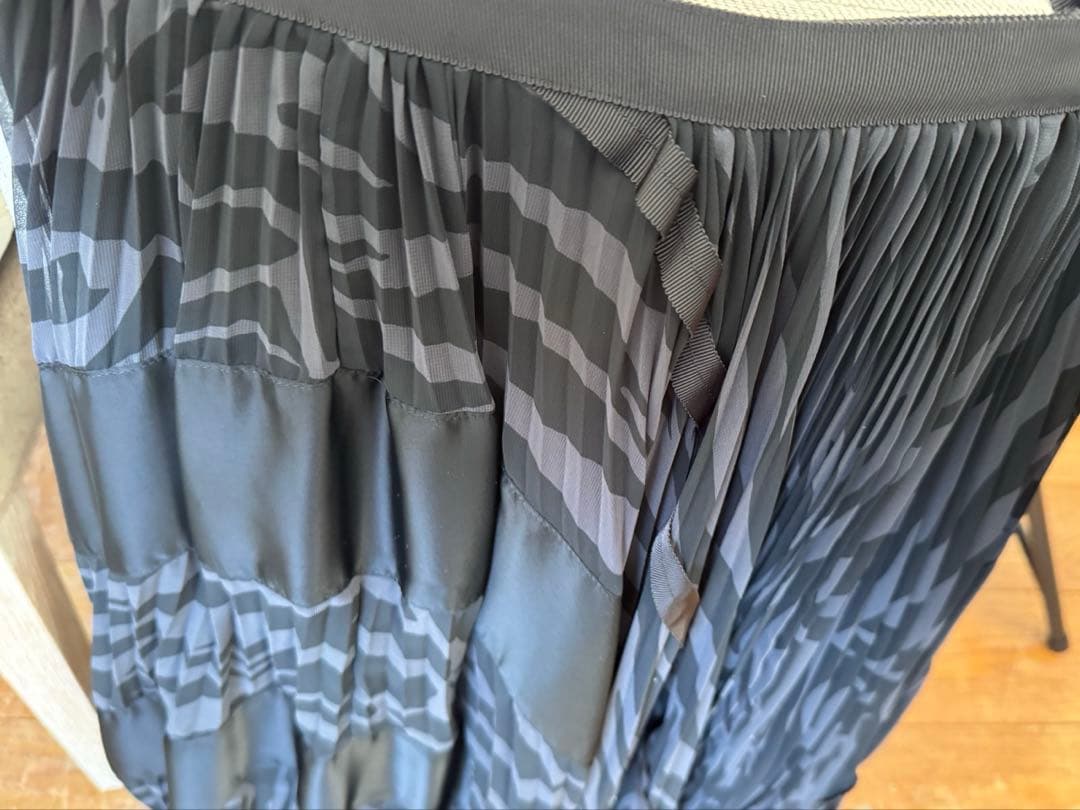 sacai プリーツスカート