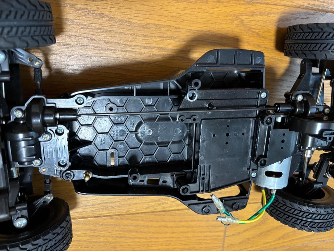 ☆☆タミヤ『スポーツランサー』1/10 RC　シャーシ＆ボディ　少々難あり