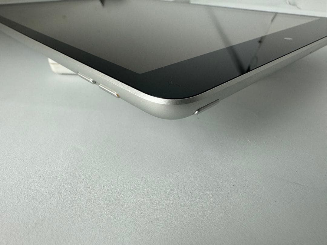 iPad 第9世代　64GB