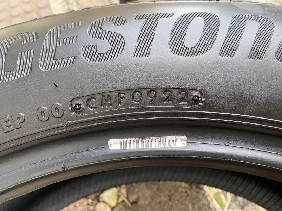 ①R！ブリヂストン 225/55R18 ALENZA LX100 22年製