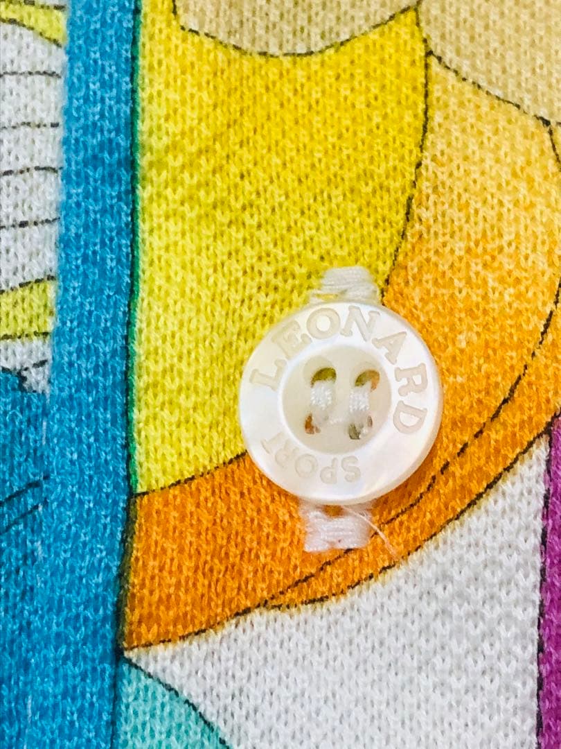 最終値下げ❣️【美品】【母の日】レオナール　カラフル花柄 長袖ポロシャツ　Lサイズ
