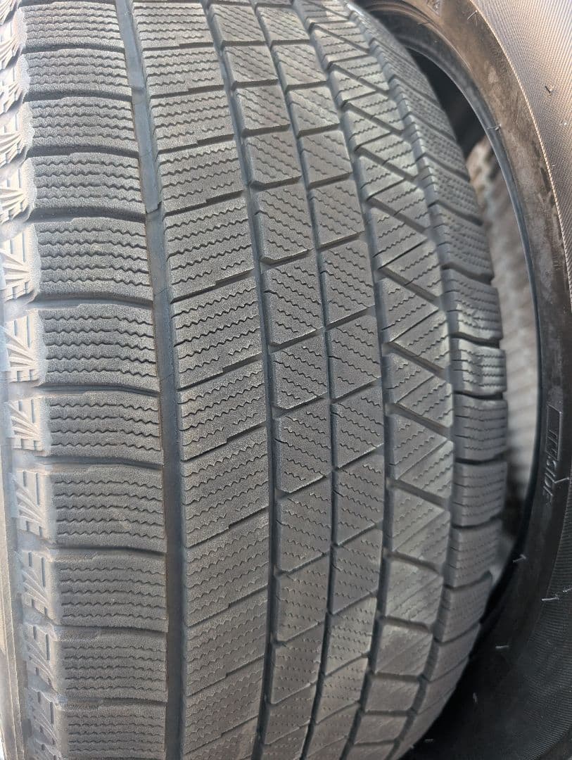 タカオ　235/50r18 VRX3 2022年製