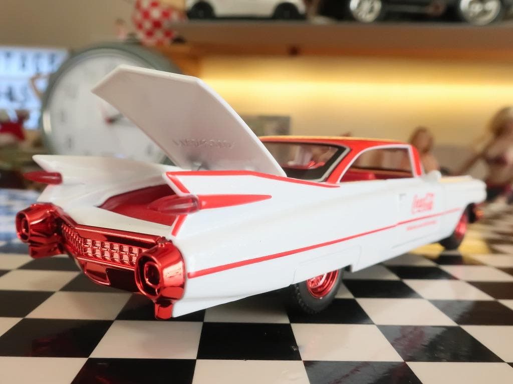 コカコーラ 1959 キャデラック エルドラド ヘッドライト点灯