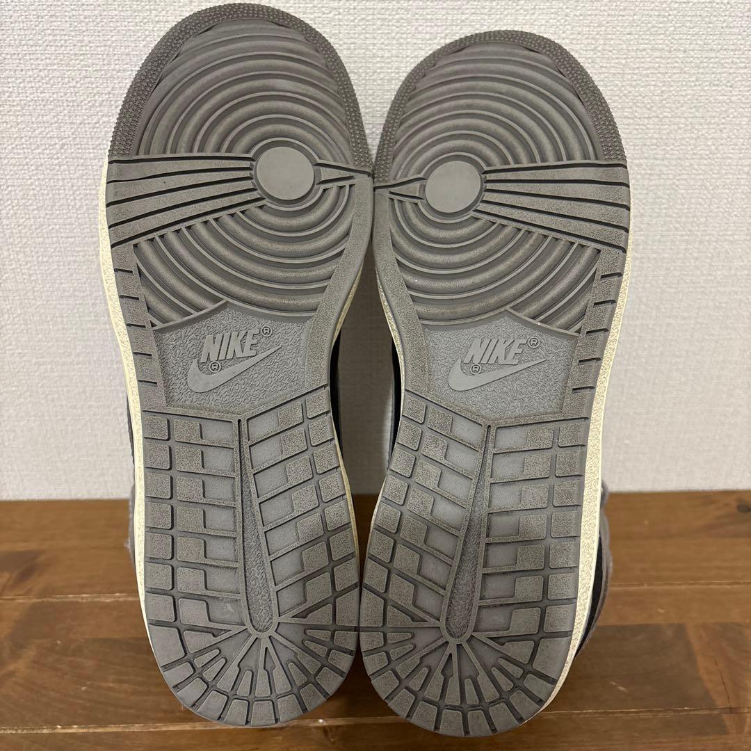 ナイキ　AJ1 リバースシャドウ