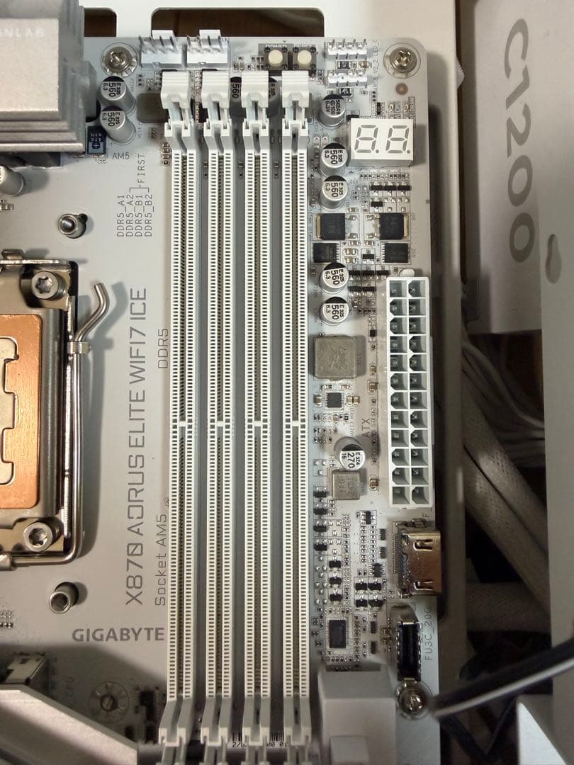 24時間以内発送可能　X870 AORUS ELITE WIFI 7 ICE