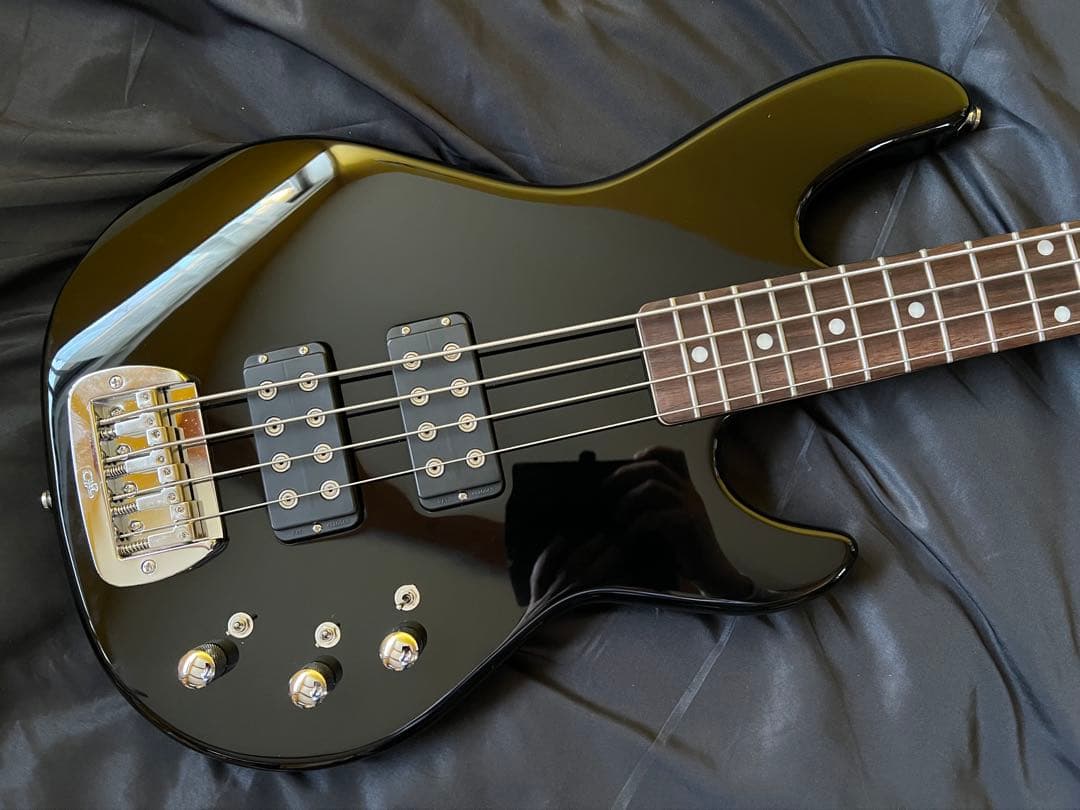 G&L L-2000 エレキベース TRIBUTE ブラック美品　少々難あり