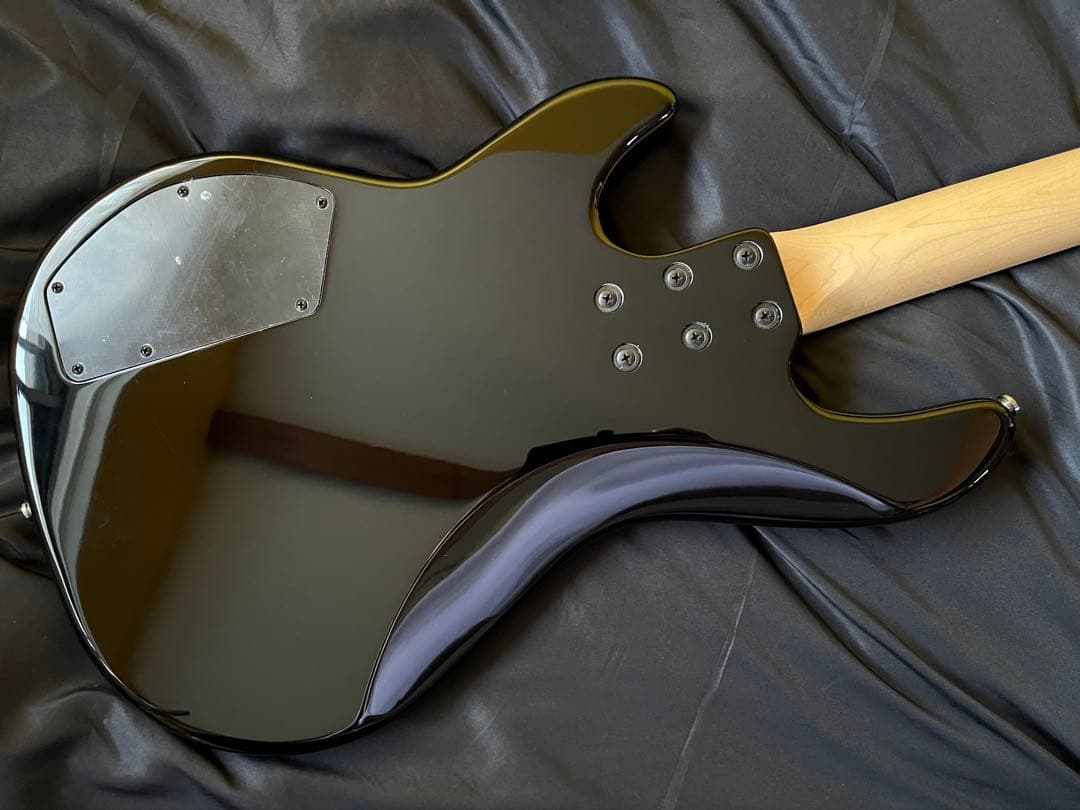 G&L L-2000 エレキベース TRIBUTE ブラック美品　少々難あり