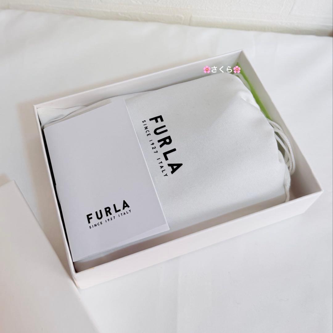 ✨新品✨FURLA カメリア コンパクト ウォレット M