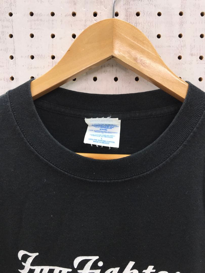 メキシコ製 古着 Foo Fighters 3連ロゴ プリントTシャツ