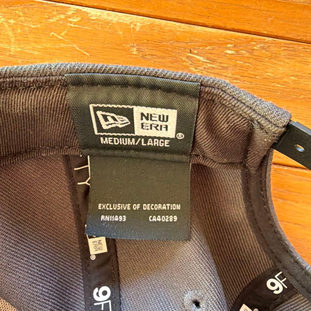 クシタニ ニューエラコラボキャプ 9FIFTY 950 キャップ ダークグレー