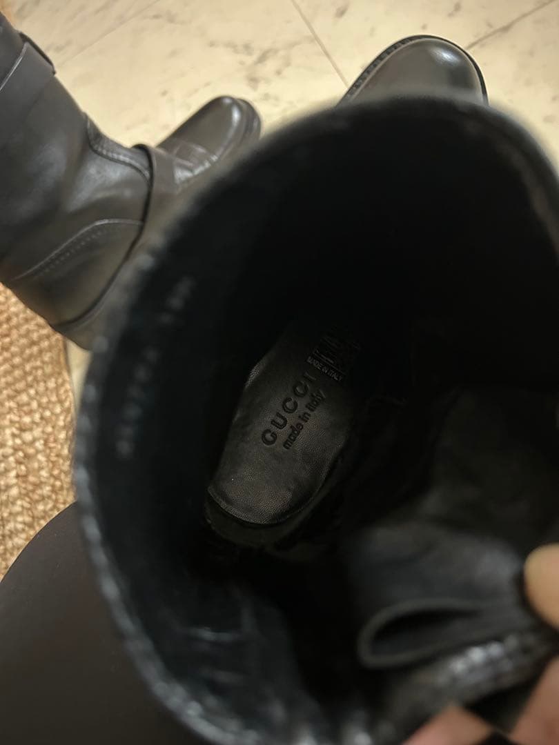 GUCCIブラックレザーショートブーツ