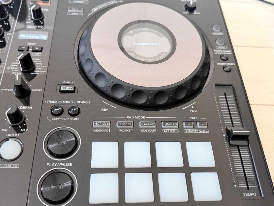 Pioneer DJ DDJ-800 コントローラー