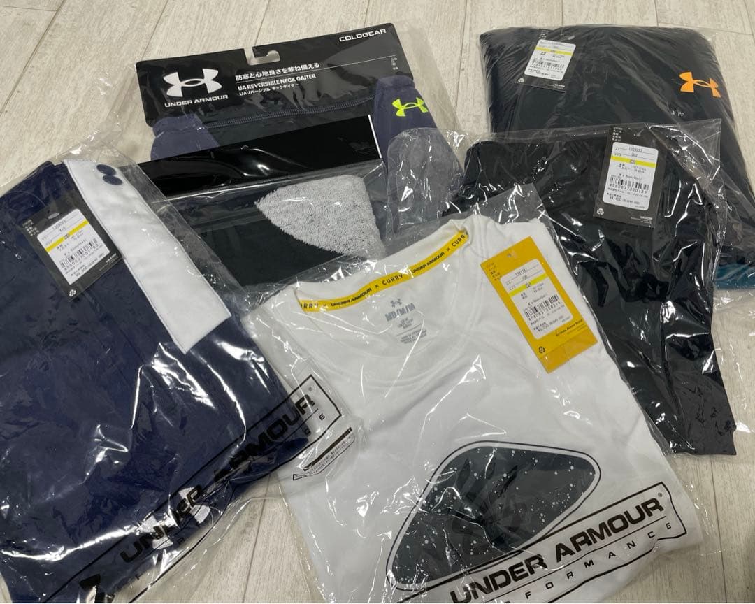 ⭐️未使用 2025年 under armour⭐️アンダーアーマー『M』福袋