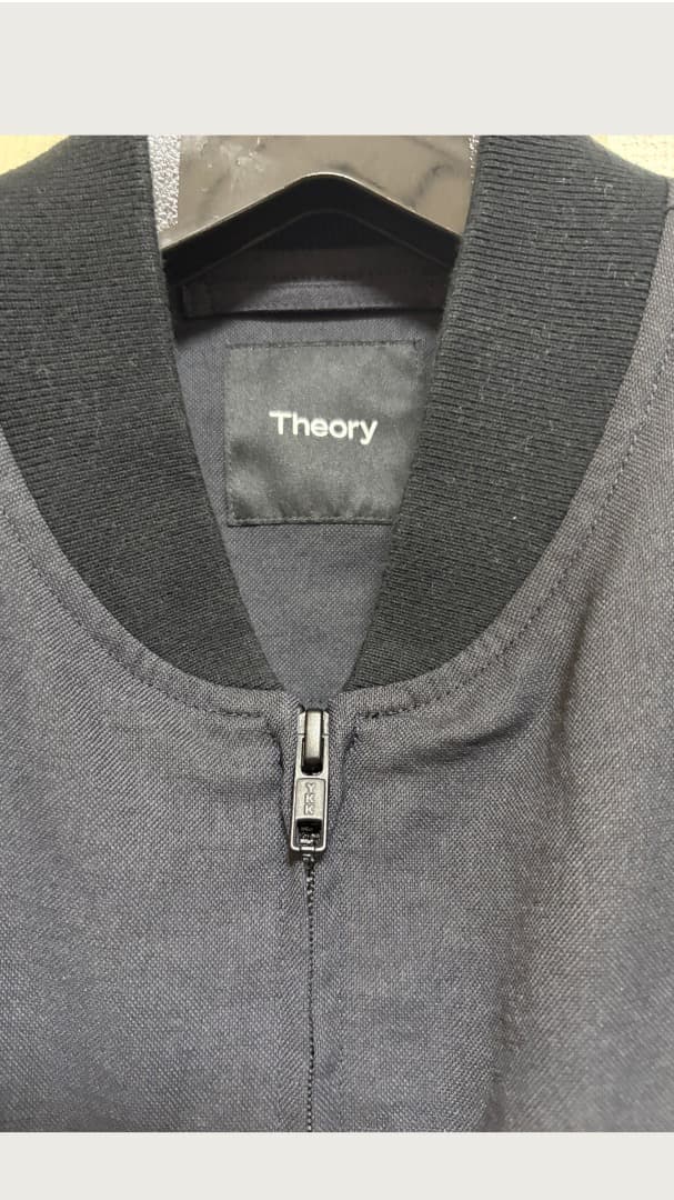 【2025年購入・ほぼ新品】Theory セオリー ブルゾン 濃紺 Mサイズ