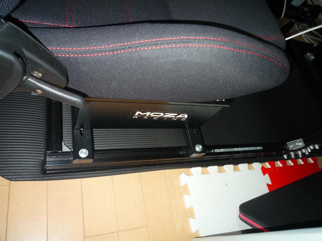 Dardoo F1コクピット改+ロッソモデロGTD-RS シート 引取り希望