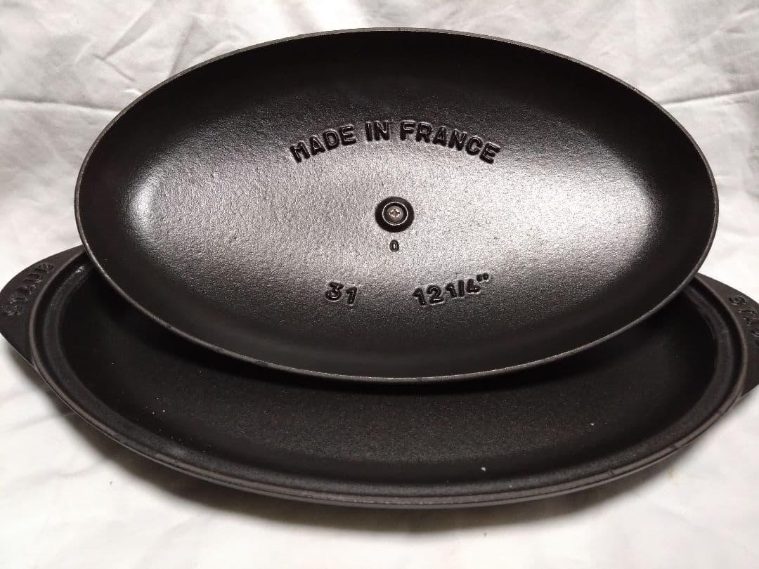 staub 　シャローオーバルホットプレート