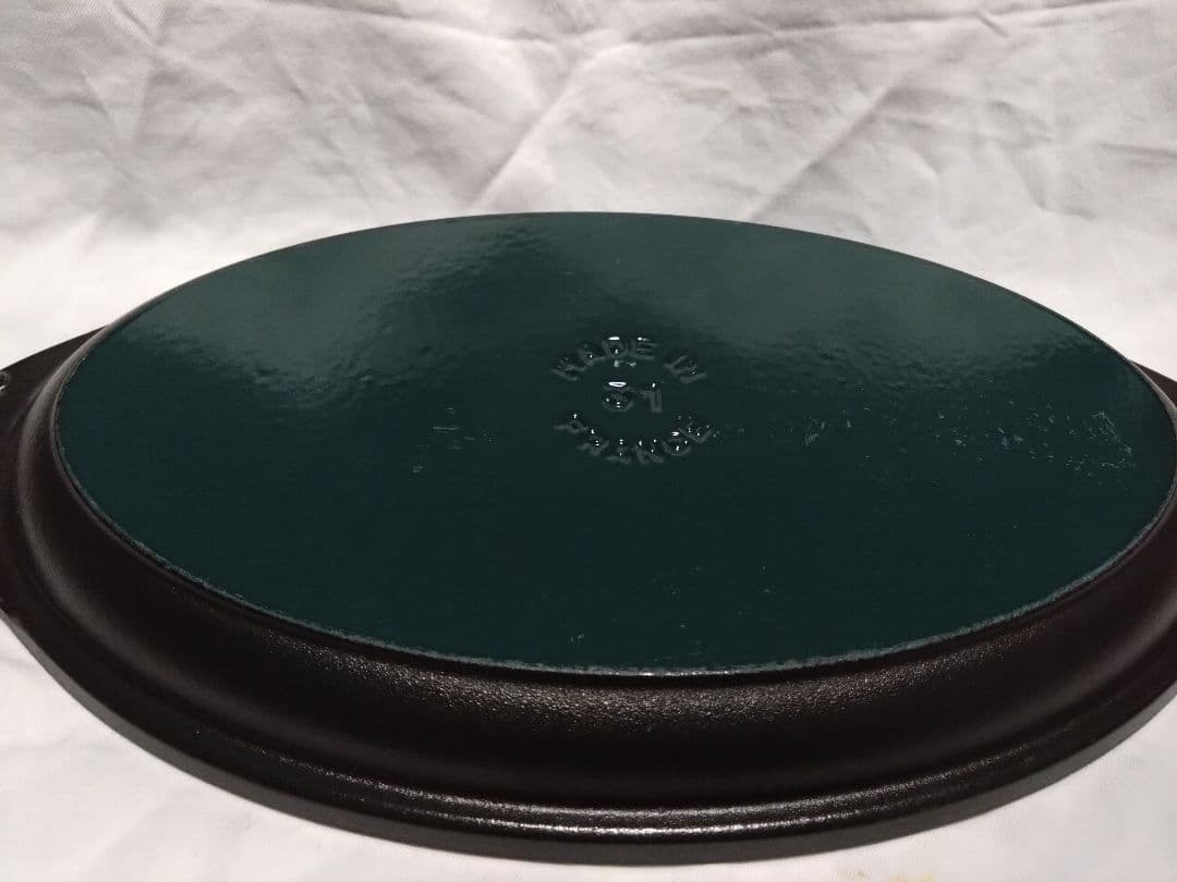 staub 　シャローオーバルホットプレート