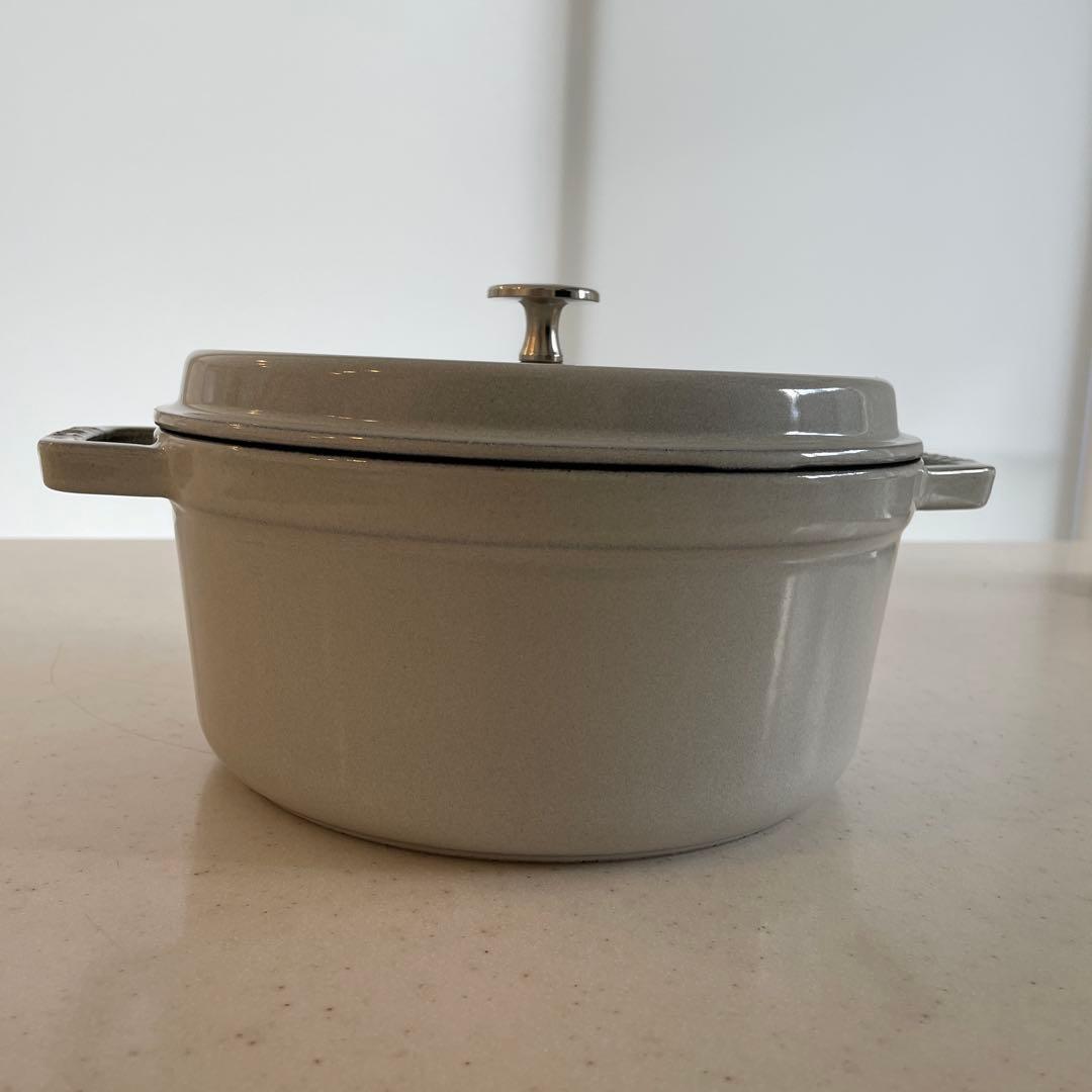 STAUB ピコ・ココット 24 cm ラウンド (カンパーニュ) 鍋　ストウブ