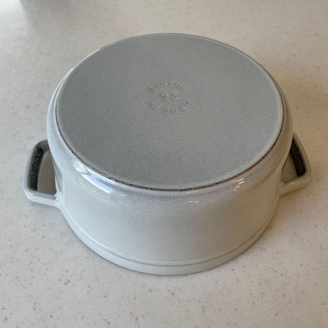 STAUB ピコ・ココット 24 cm ラウンド (カンパーニュ) 鍋　ストウブ