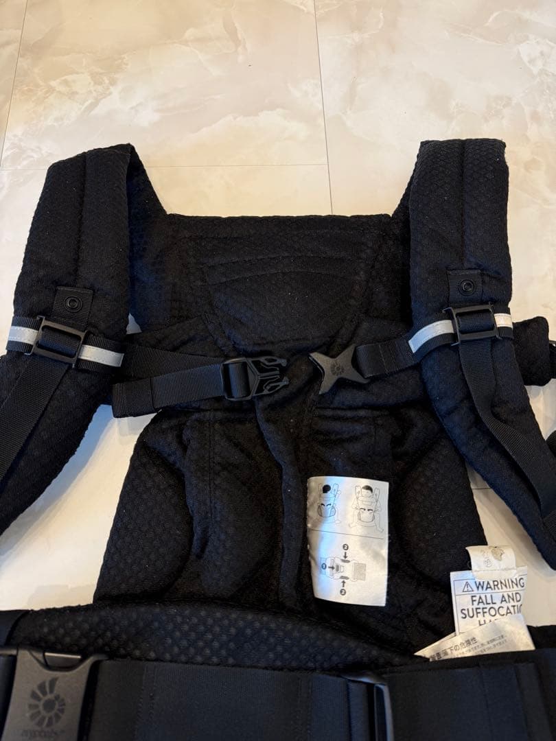 【美品】エルゴ 抱っこ紐 OMNI Breeze オムニブリーズ 黒 メッシュ