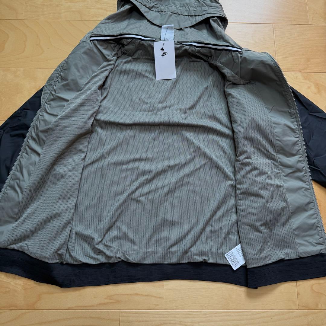 NIKEナイキ　ウィンドブレーカー　ウィンドランナー　上着　カーキ　黒　L 新品