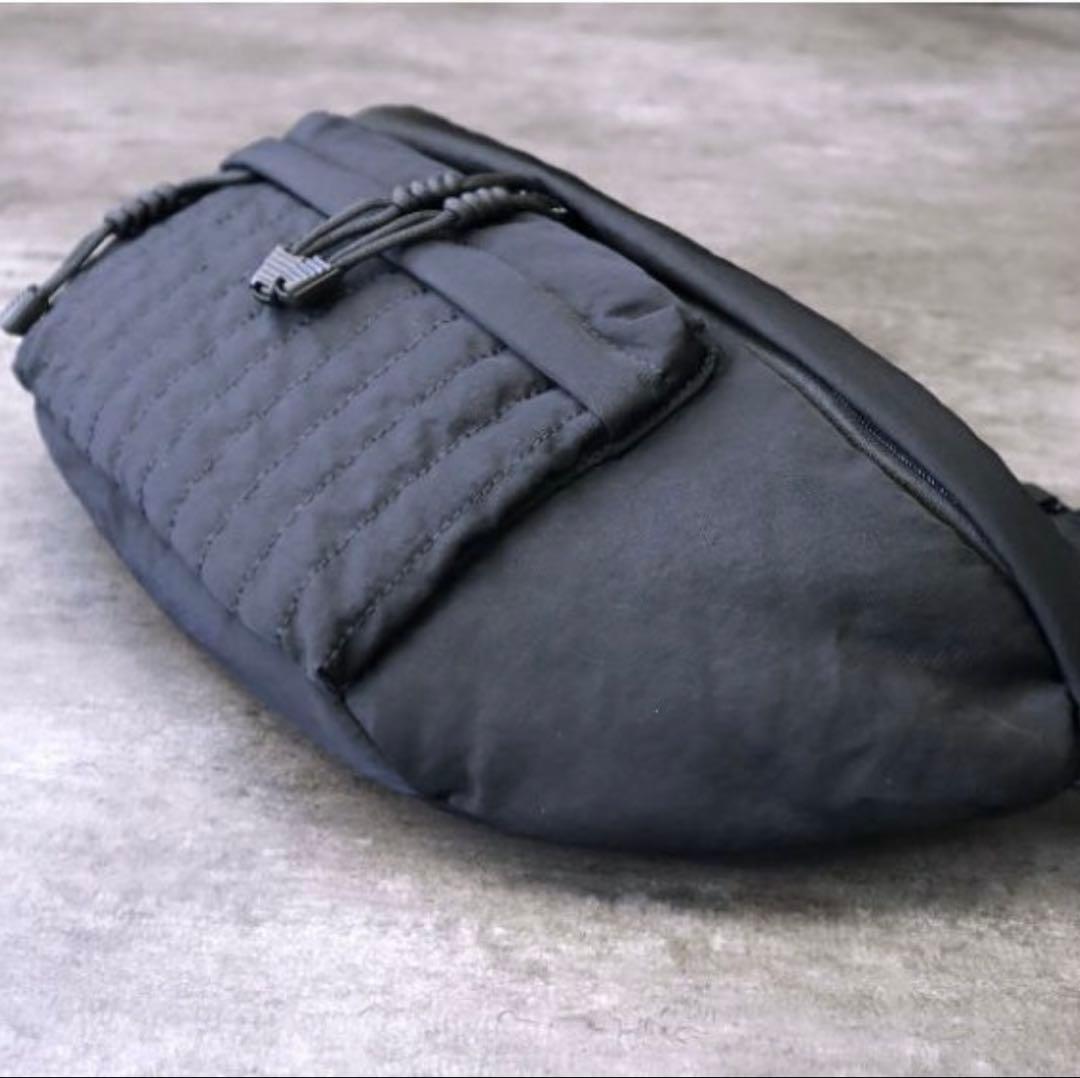 【新品 タグ付】GrandeGrace ボディーバッグ 軽量 大容量 ブラック