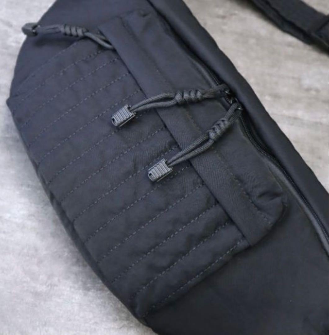 【新品 タグ付】GrandeGrace ボディーバッグ 軽量 大容量 ブラック