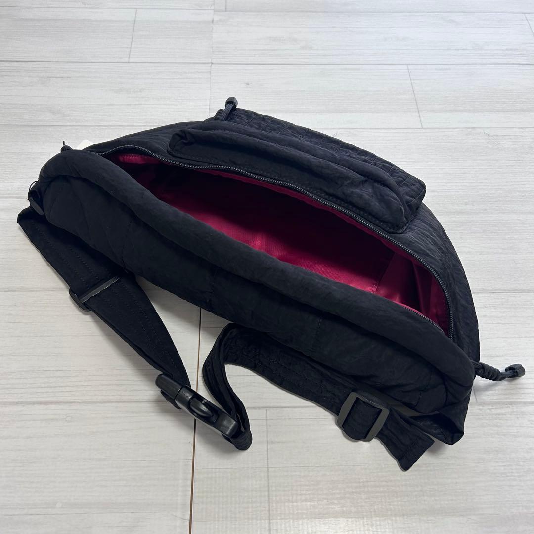 【新品 タグ付】GrandeGrace ボディーバッグ 軽量 大容量 ブラック
