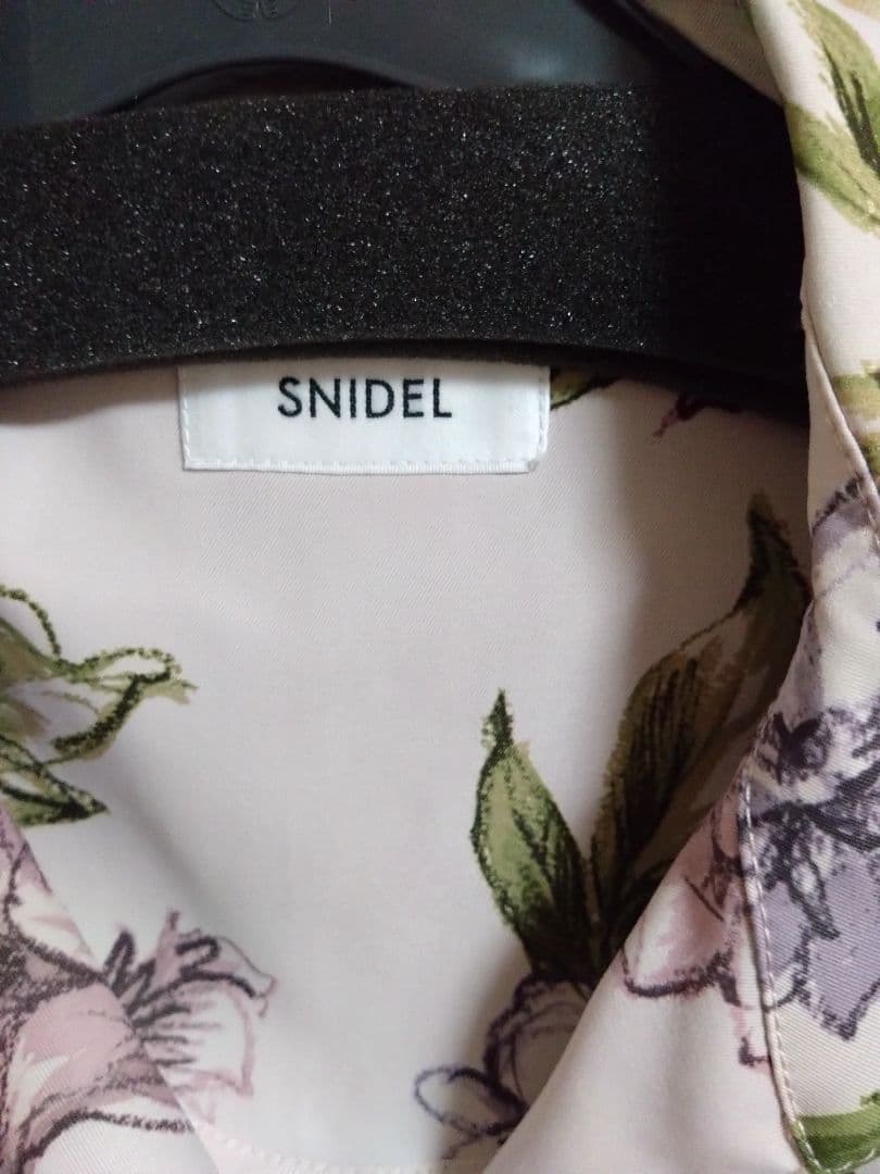 SNIDEL フラワードレストレンチコート PNK
